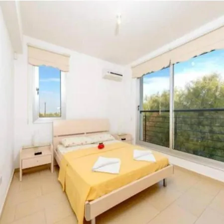 Apartment Endless Summer Escape