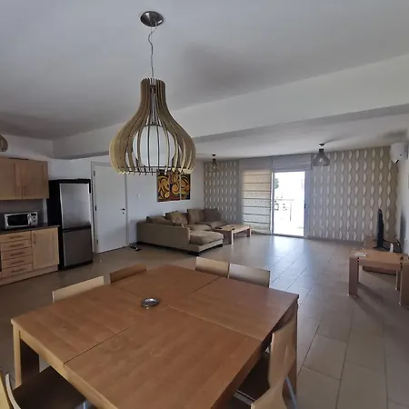 Apartment Endless Summer Escape